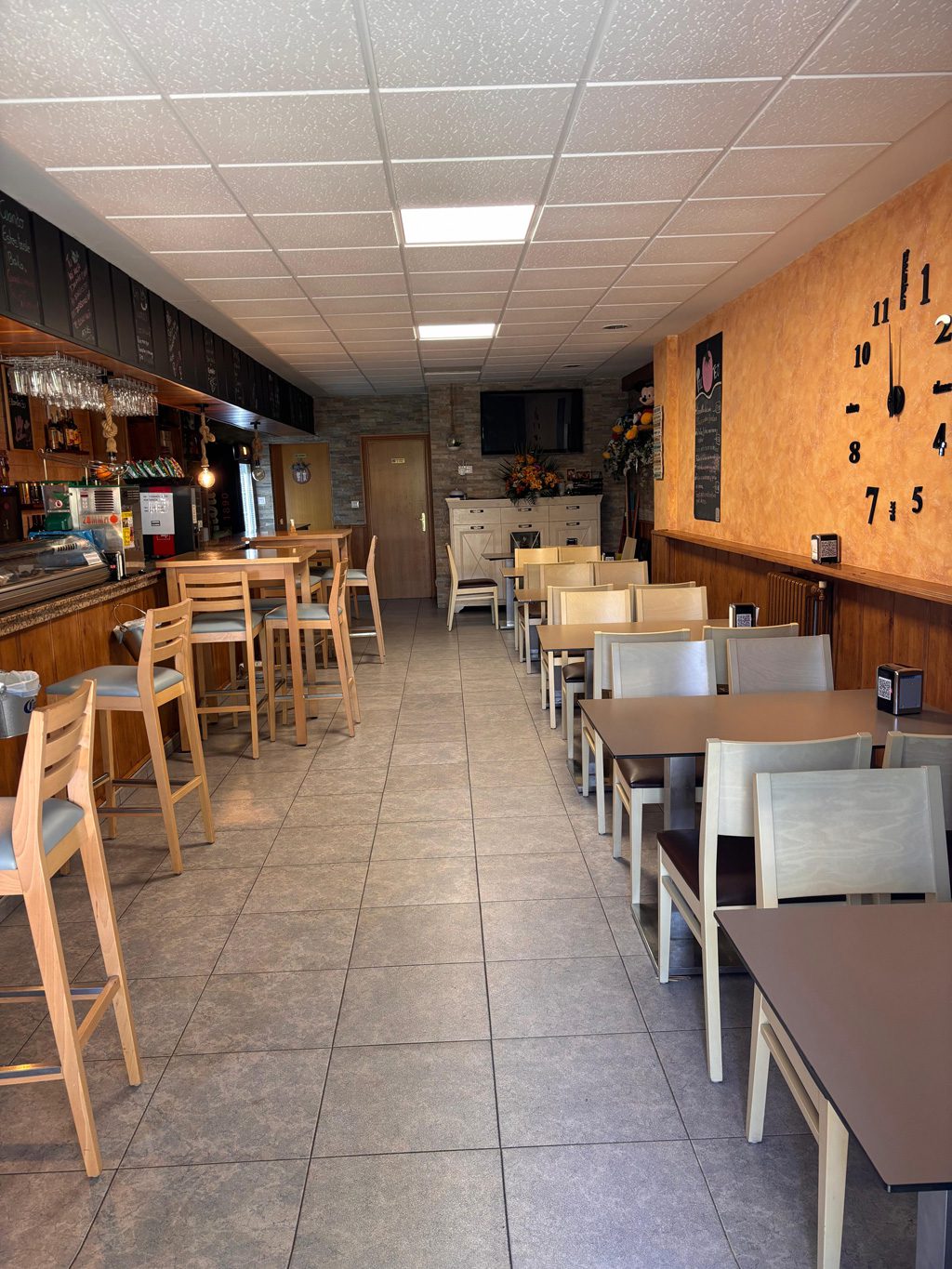 bar